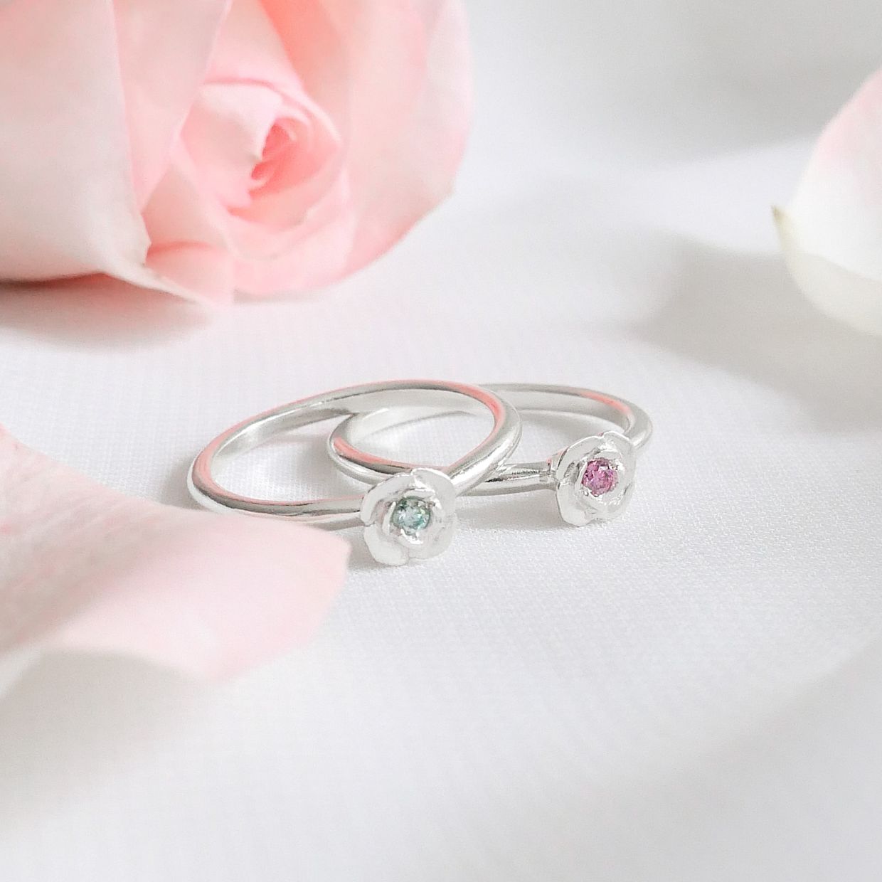 손 위에 피어나는 로맨틱한 반짝임 | 텀블벅 - 크리에이터를 위한 크라우드펀딩